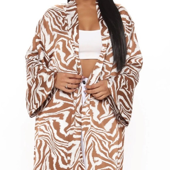 Zebra print Elegant Taupe,brown,white Kimono, Large - Picture 8 of 9